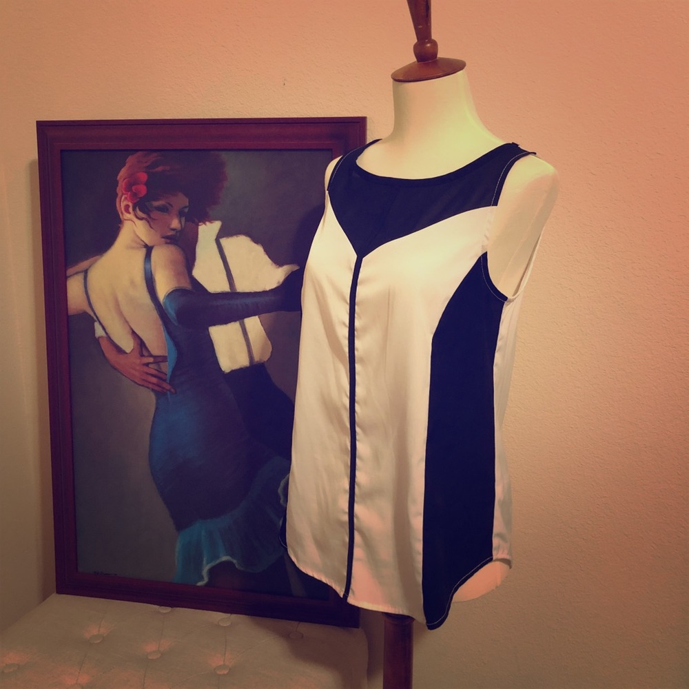Mossimo Black and White Sleeveless Top